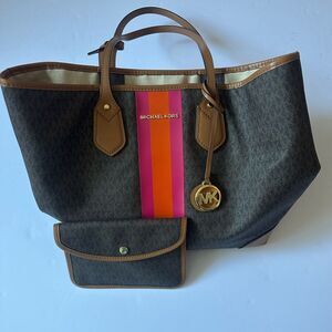 Michael Kors Eva Large Signature Logo Orange & Pink Stripe Tote Bag w/clutch